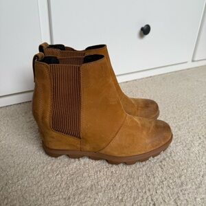 SOREL Joan of Arctic Wedge Bootie Size 9
